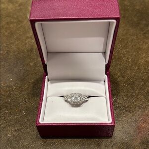 Elegant Silver Ring with Clear Gemstones